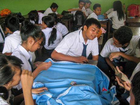 Charter Schools vs Public Schools 2025: Key Differences & Trends