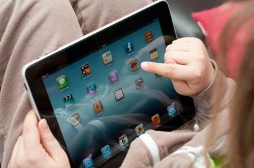 California Schools: LASD Receives iPads from Apple